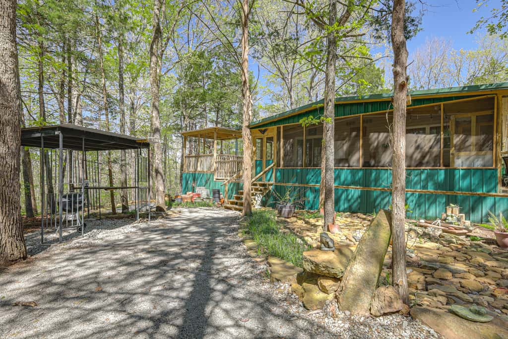2 Mi to Cherokee Landing! Secluded Forest Escape
