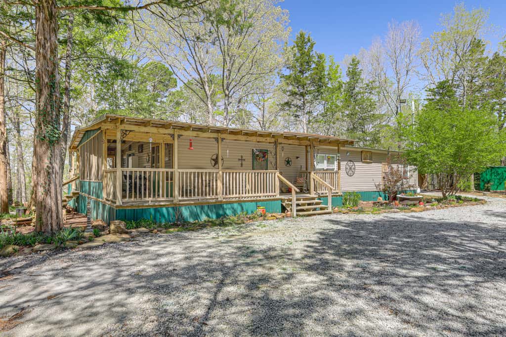 2 Mi to Cherokee Landing! Secluded Forest Escape