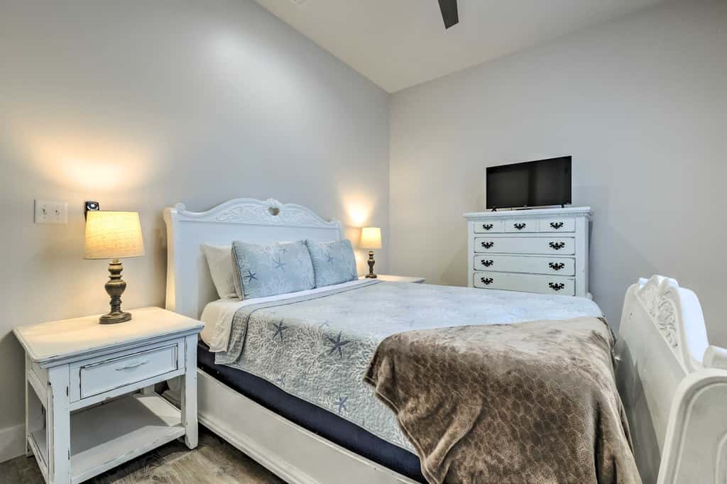 Spacious Gulfport Home - Walk to Beach!