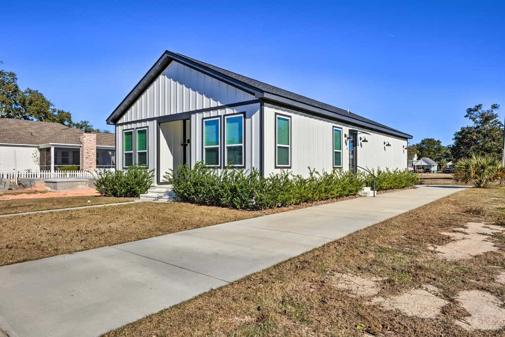 Spacious Gulfport Home - Walk to Beach!