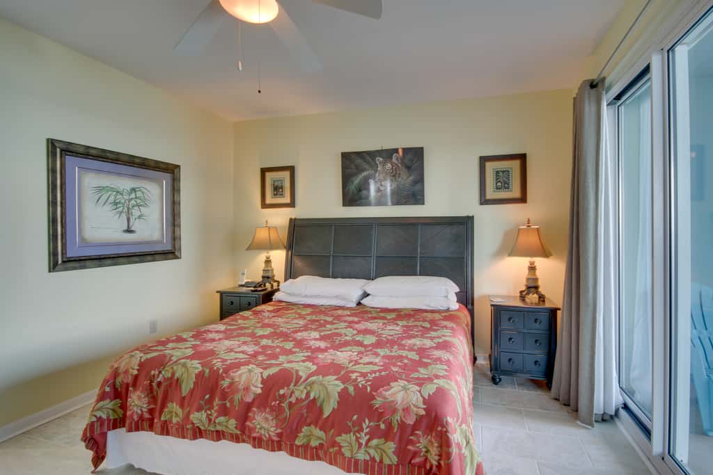 Gulfport Condo with Views: Walk to Beach