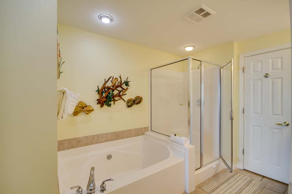 Gulfport Condo with Views: Walk to Beach