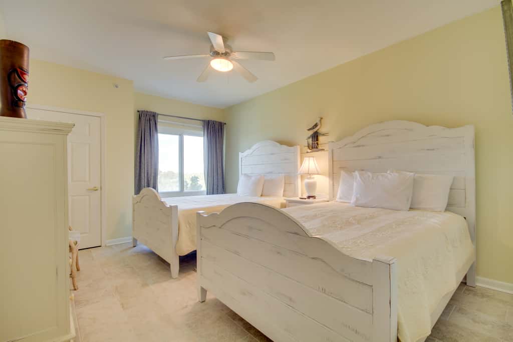 Gulfport Condo with Views: Walk to Beach