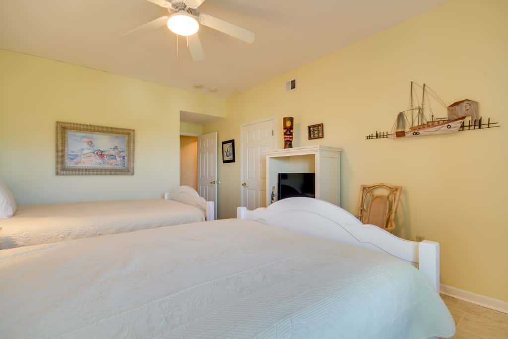 Gulfport Condo with Views: Walk to Beach