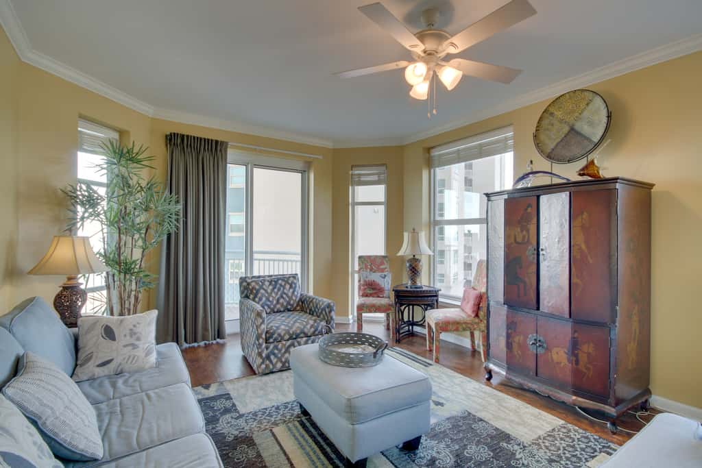 Gulfport Condo with Views: Walk to Beach