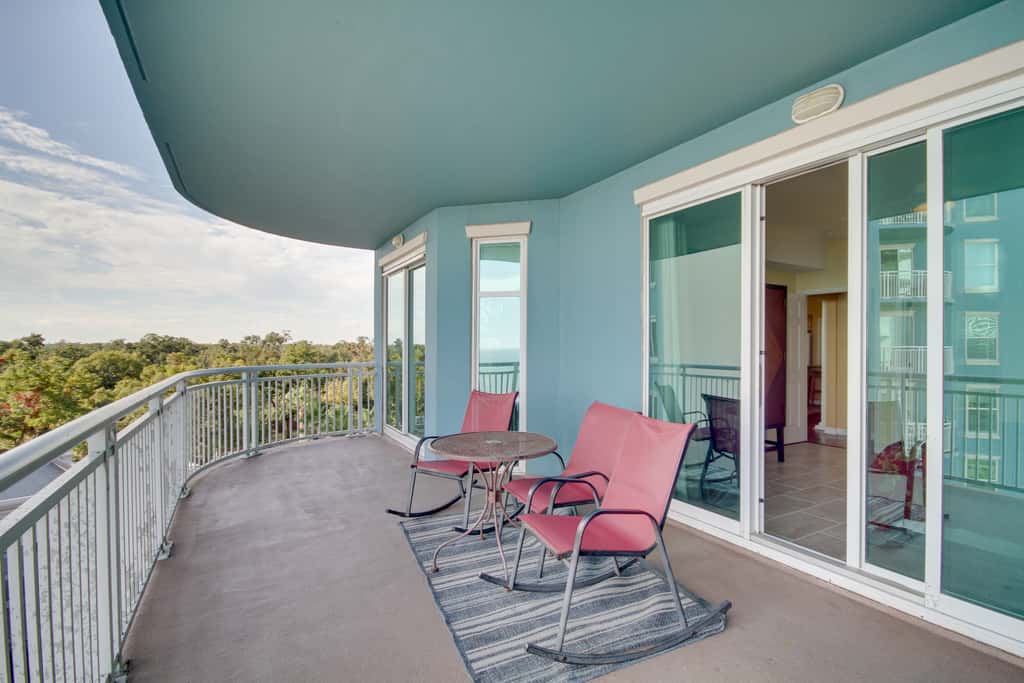 Gulfport Condo with Views: Walk to Beach