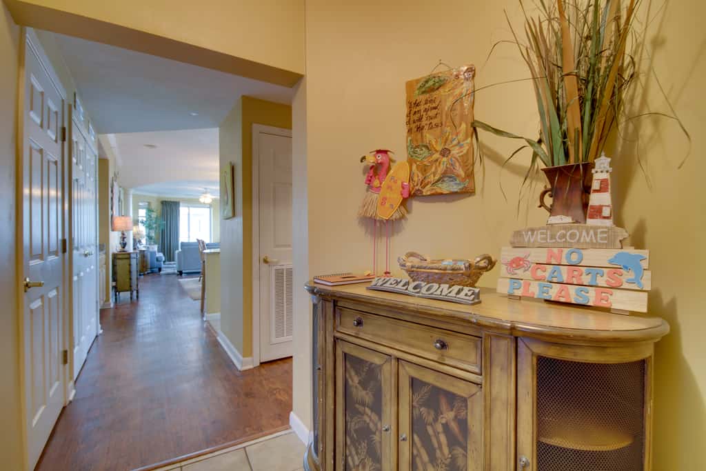 Gulfport Condo with Views: Walk to Beach