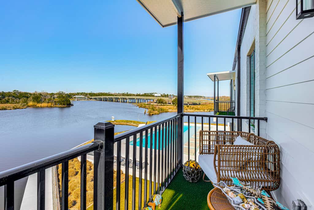 3 Mi to Gulfport Beaches: Waterfront 'Casa Pesce'