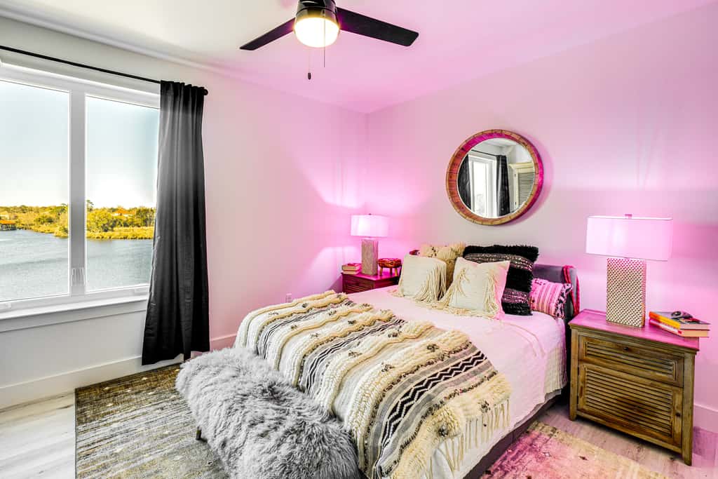 3 Mi to Gulfport Beaches: Waterfront 'Casa Pesce'