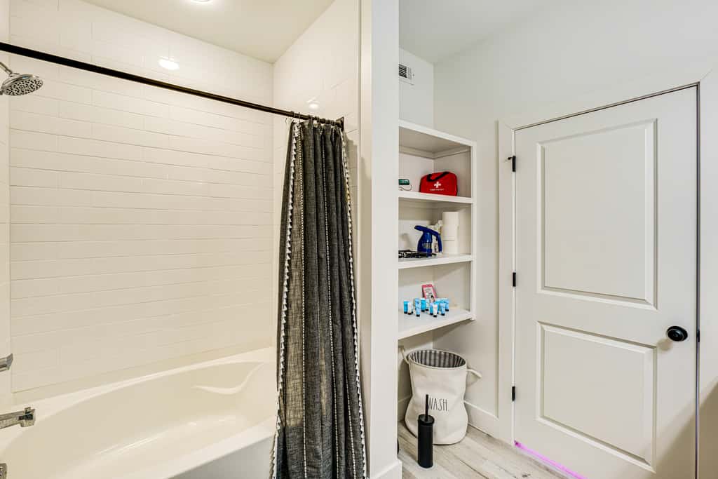 3 Mi to Gulfport Beaches: Waterfront 'Casa Pesce'