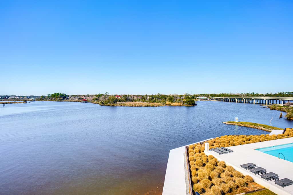 3 Mi to Gulfport Beaches: Waterfront 'Casa Pesce'