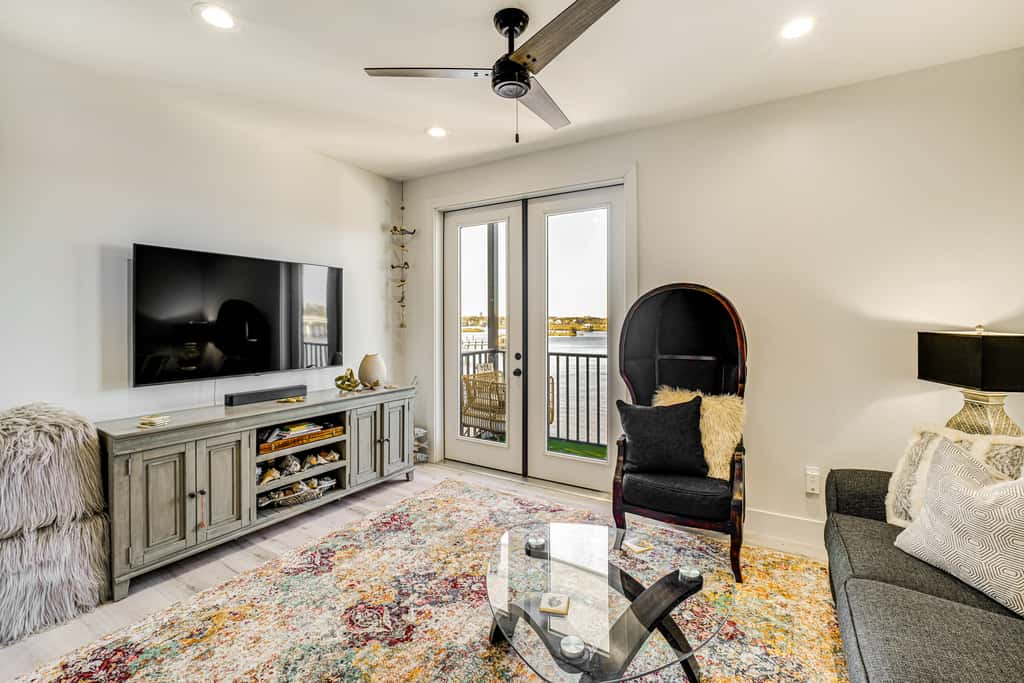 3 Mi to Gulfport Beaches: Waterfront 'Casa Pesce'