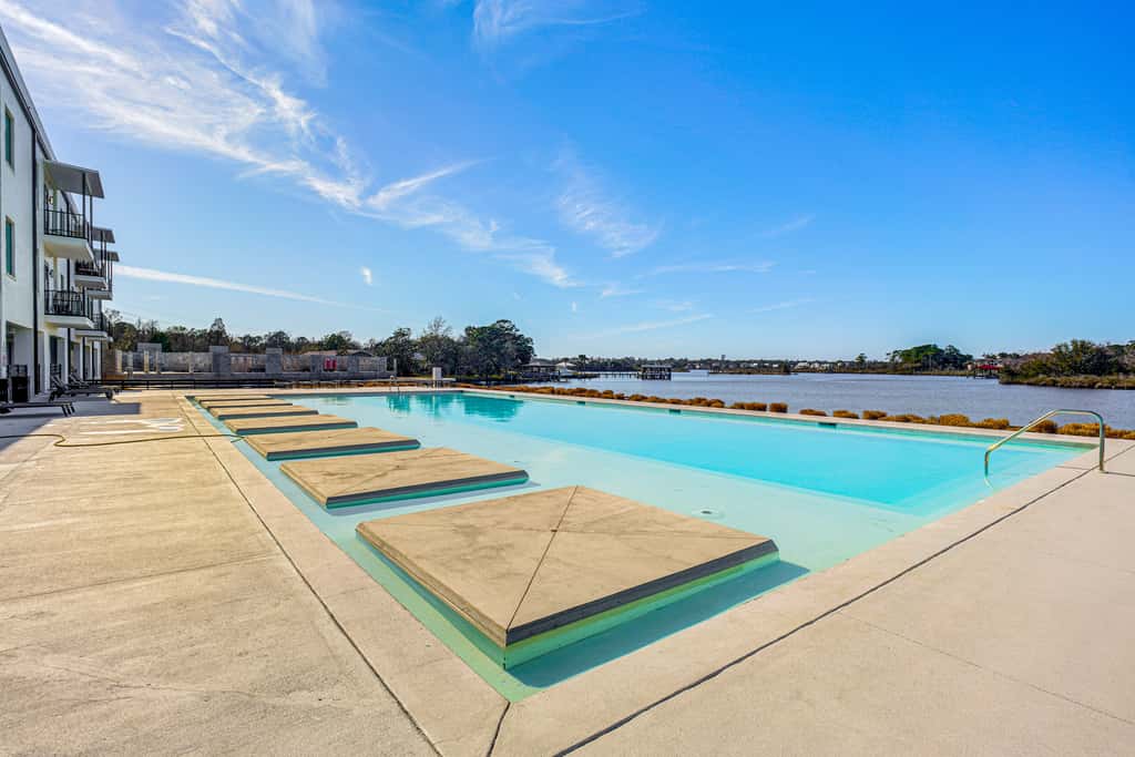 3 Mi to Gulfport Beaches: Waterfront 'Casa Pesce'