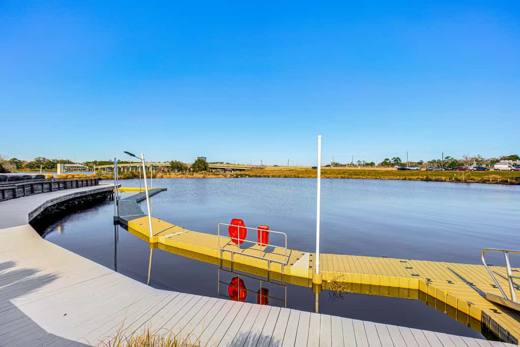 3 Mi to Gulfport Beaches: Waterfront 'Casa Pesce'