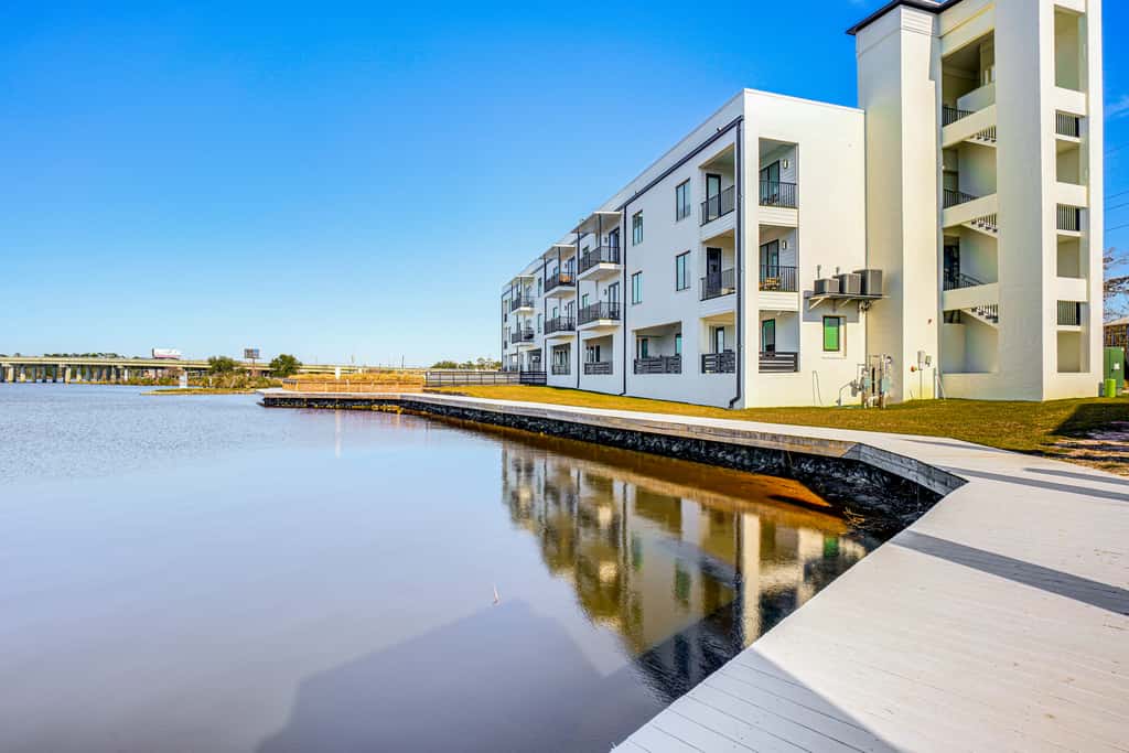 3 Mi to Gulfport Beaches: Waterfront 'Casa Pesce'
