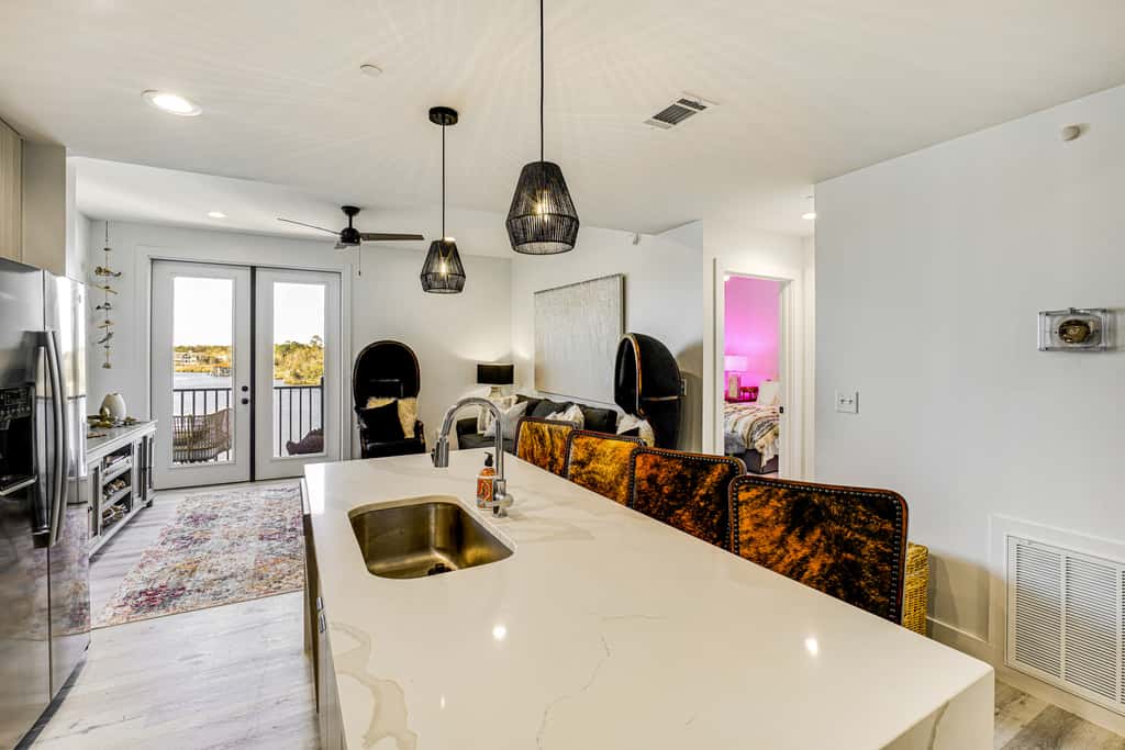 3 Mi to Gulfport Beaches: Waterfront 'Casa Pesce'