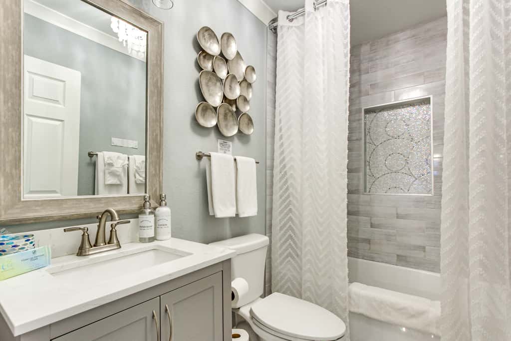 Hot Tub & Private Backyard! Gulfport Group Getaway