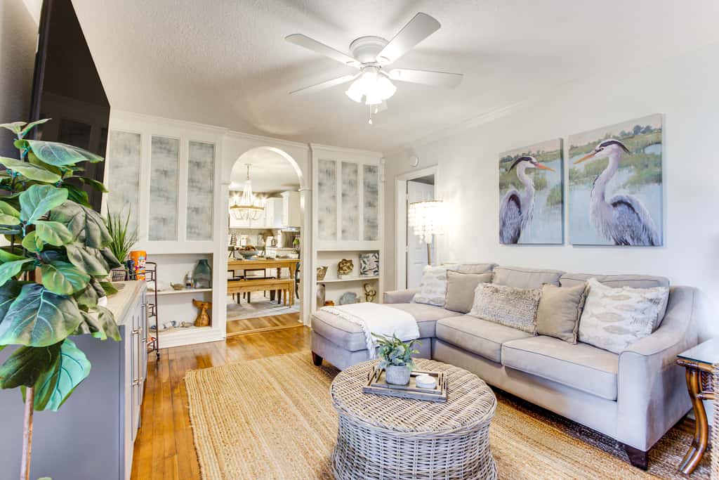 Hot Tub & Private Backyard! Gulfport Group Getaway