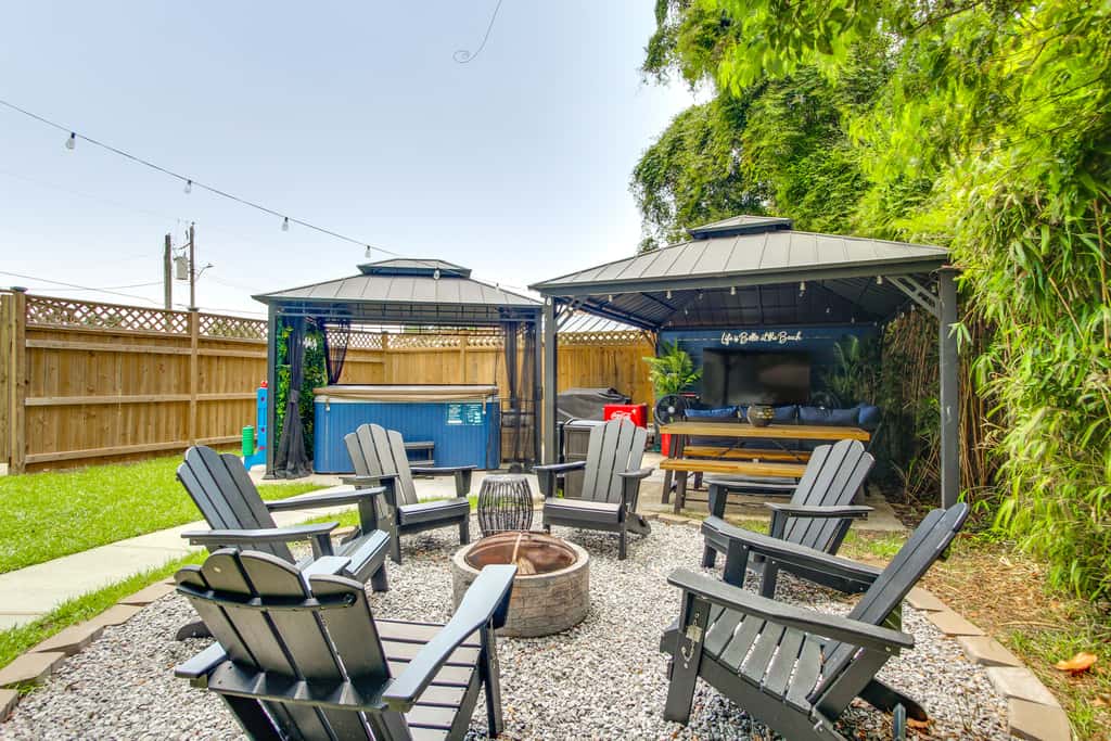 Hot Tub & Private Backyard! Gulfport Group Getaway