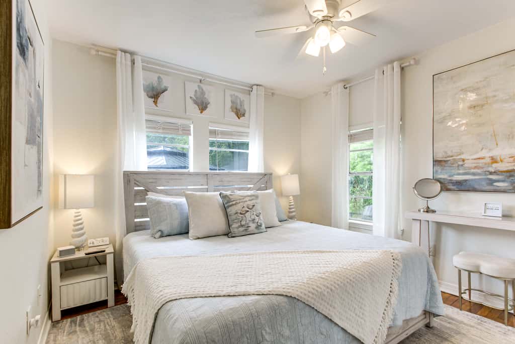 Hot Tub & Private Backyard! Gulfport Group Getaway