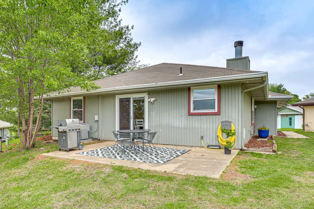 13 Mi to Kauffman Stadium! 'Cottontail Cottage'