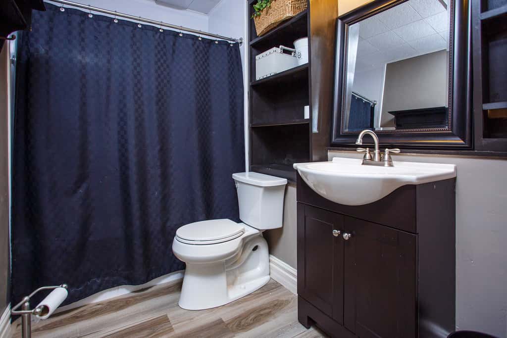 Free WiFi Home w/ Balcony & Yard in Surgeon Bay
