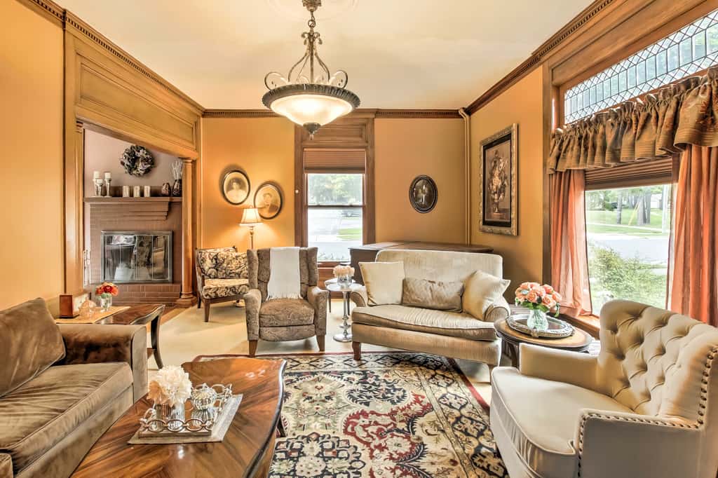 Free WiFi Home w/ Balcony & Yard in Surgeon Bay