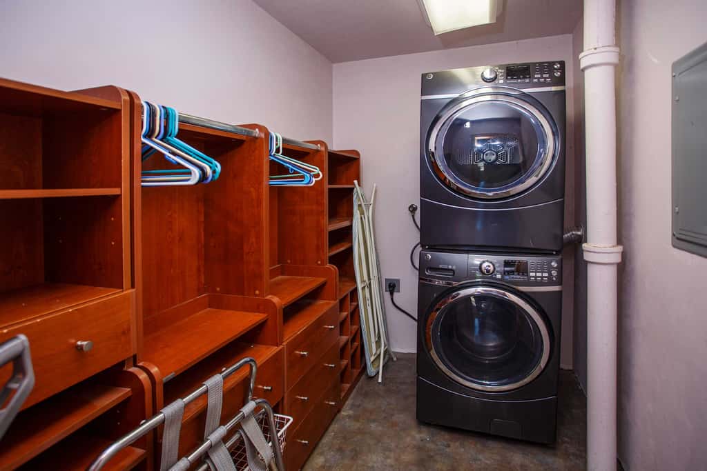 Free WiFi Home w/ Balcony & Yard in Surgeon Bay