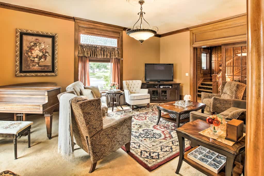 Free WiFi Home w/ Balcony & Yard in Surgeon Bay