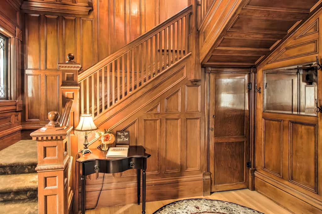 Free WiFi Home w/ Balcony & Yard in Surgeon Bay