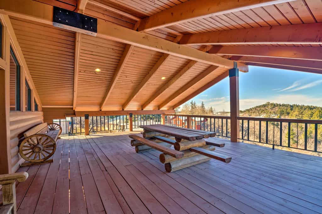 Pet-Friendly Cloudcroft Cabin: Walk to Shop, Food