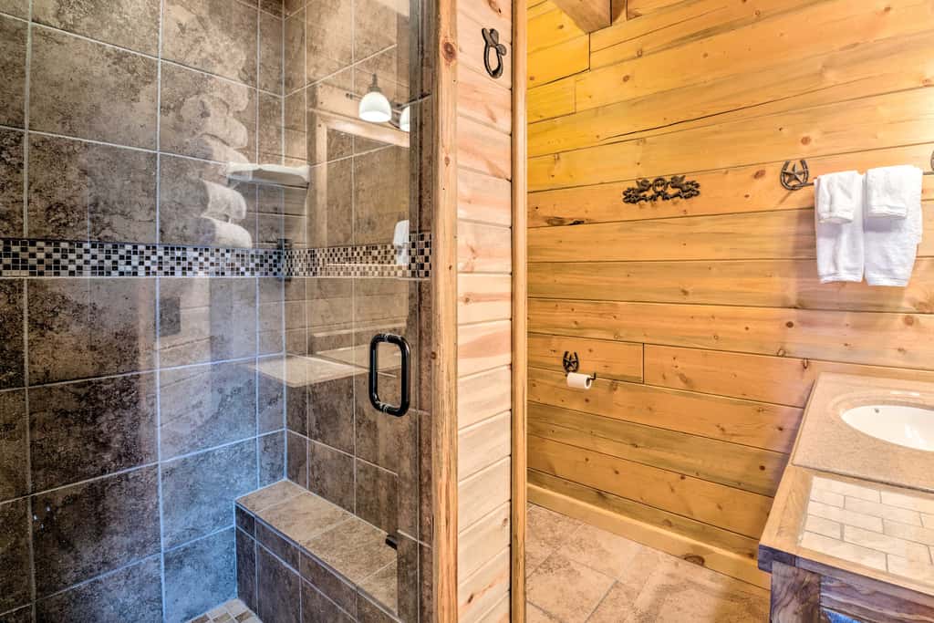 Pet-Friendly Cloudcroft Cabin: Walk to Shop, Food