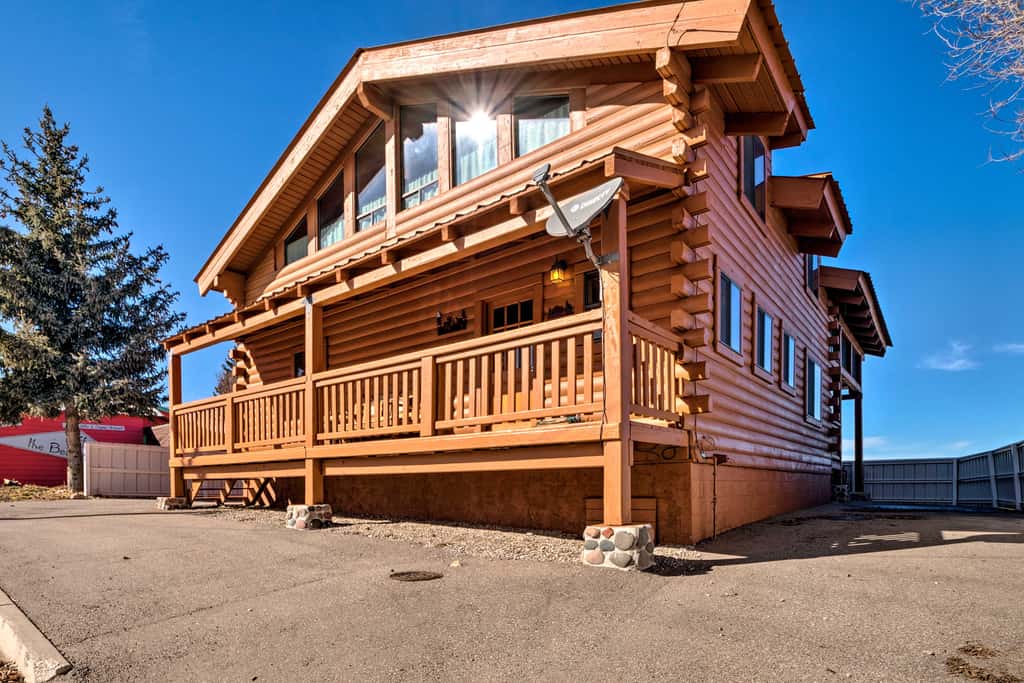 Pet-Friendly Cloudcroft Cabin: Walk to Shop, Food