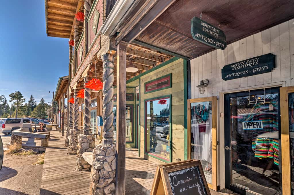 Pet-Friendly Cloudcroft Cabin: Walk to Shop, Food