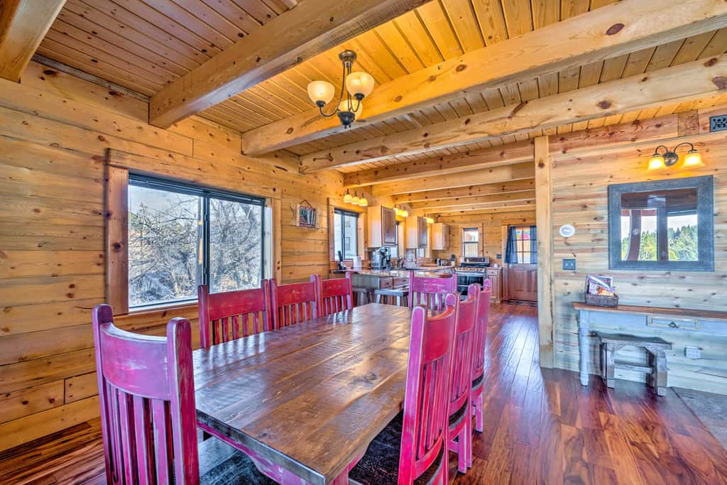 Pet-Friendly Cloudcroft Cabin: Walk to Shop, Food