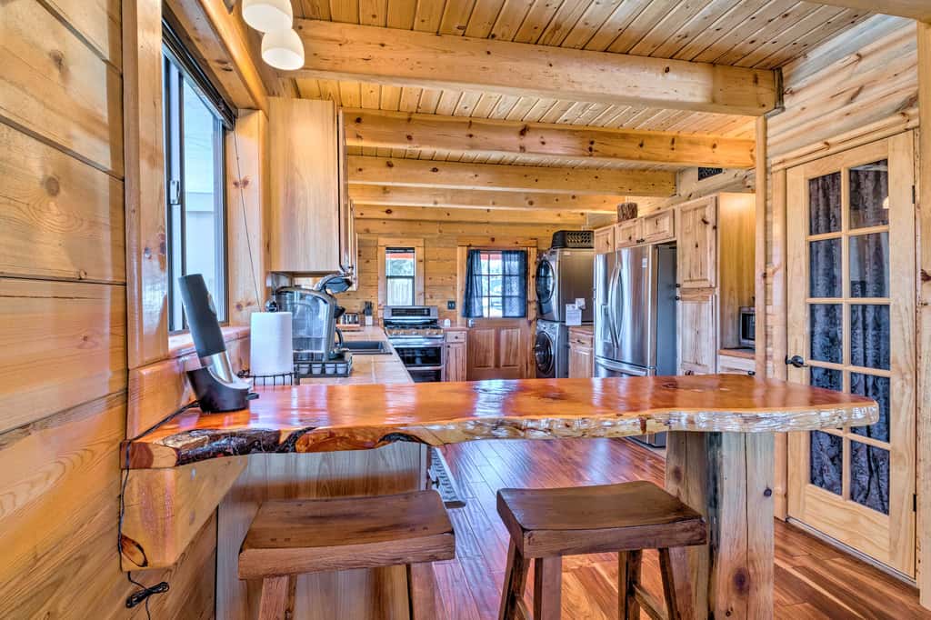 Pet-Friendly Cloudcroft Cabin: Walk to Shop, Food