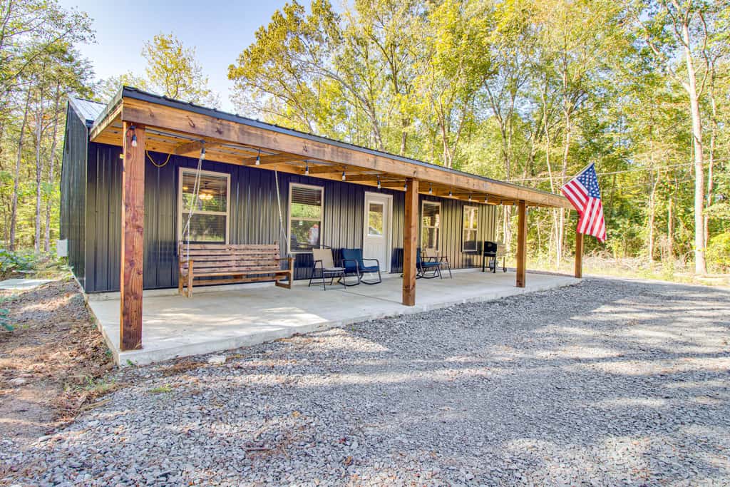 1 Mi to Greers Ferry Lake! Outdoor Adventure Base