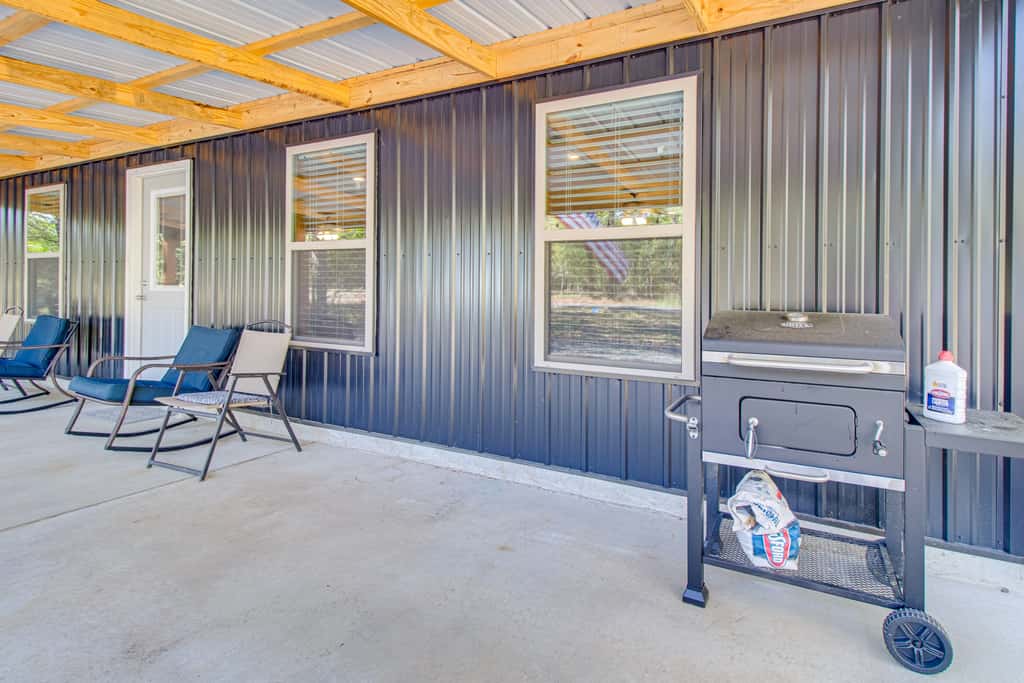 1 Mi to Greers Ferry Lake! Outdoor Adventure Base