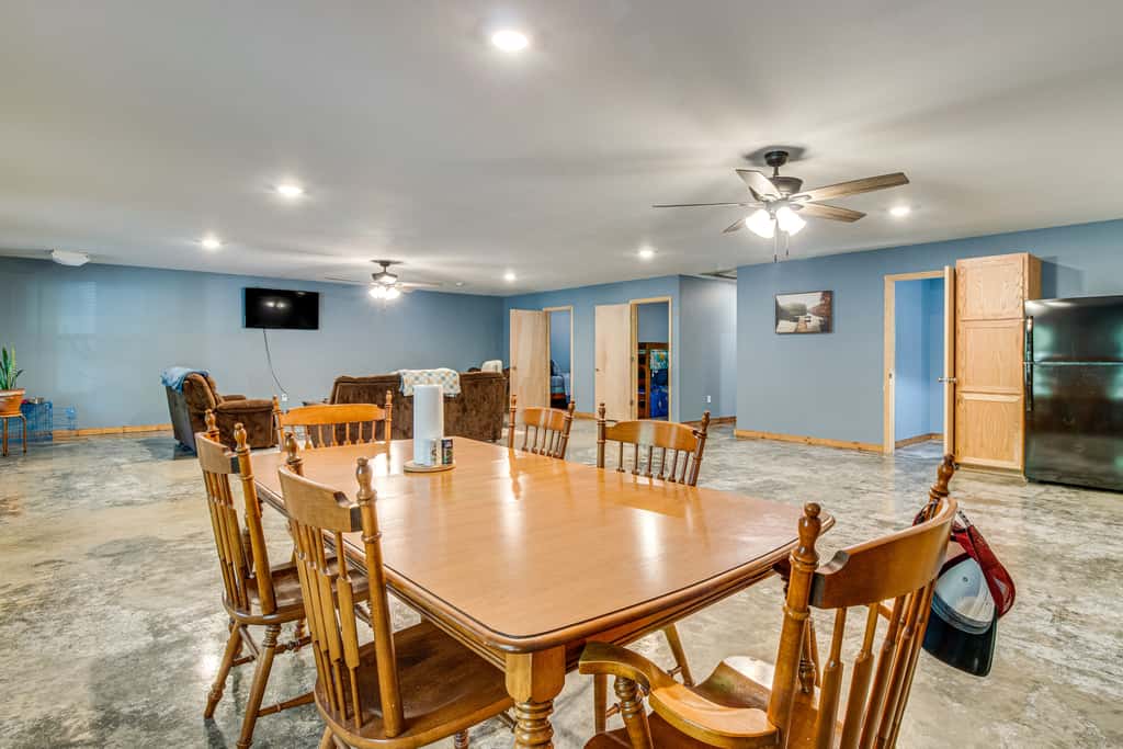 1 Mi to Greers Ferry Lake! Outdoor Adventure Base