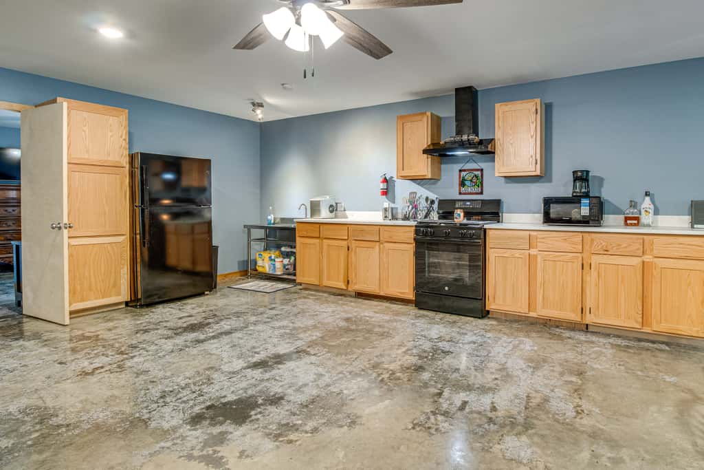 1 Mi to Greers Ferry Lake! Outdoor Adventure Base