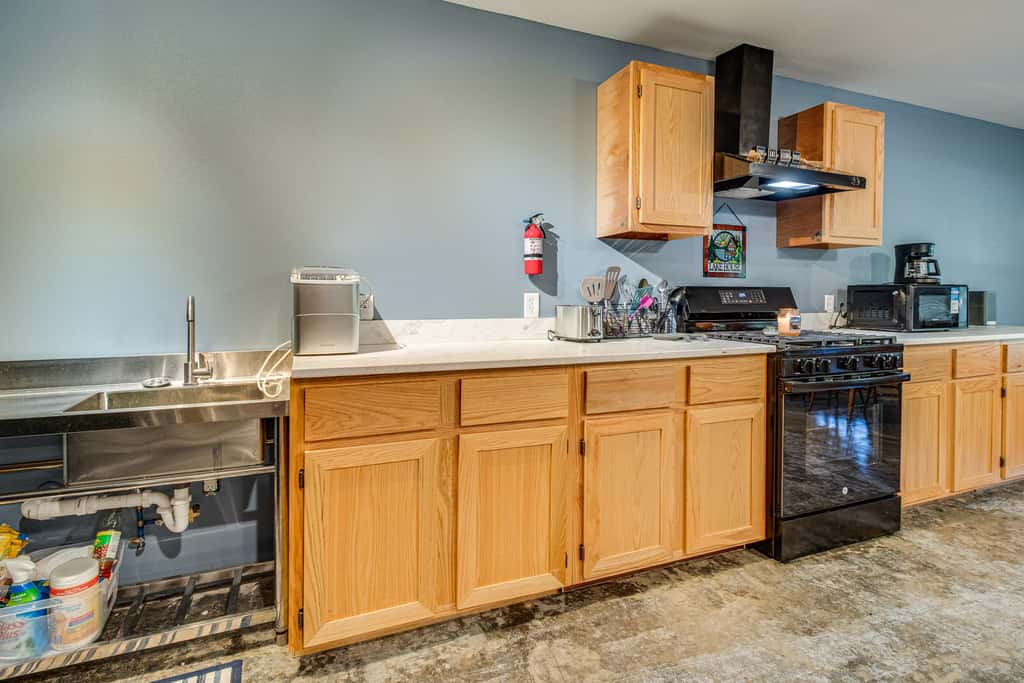 1 Mi to Greers Ferry Lake! Outdoor Adventure Base