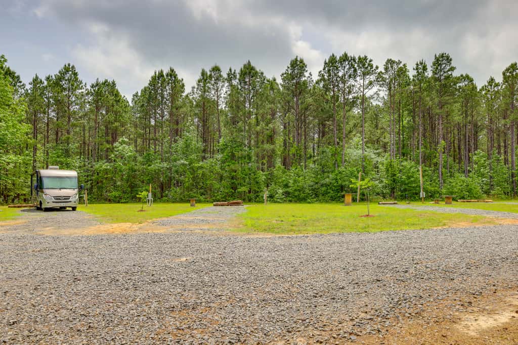 2 Mi to Greers Ferry Lake Boat Ramp! Cozy Studio