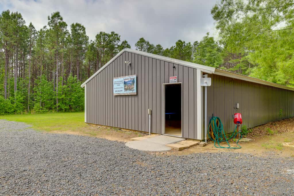 2 Mi to Greers Ferry Lake Boat Ramp! Cozy Studio