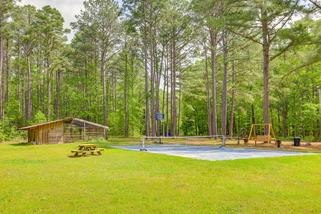 2 Mi to Greers Ferry Lake Boat Ramp! Cozy Studio