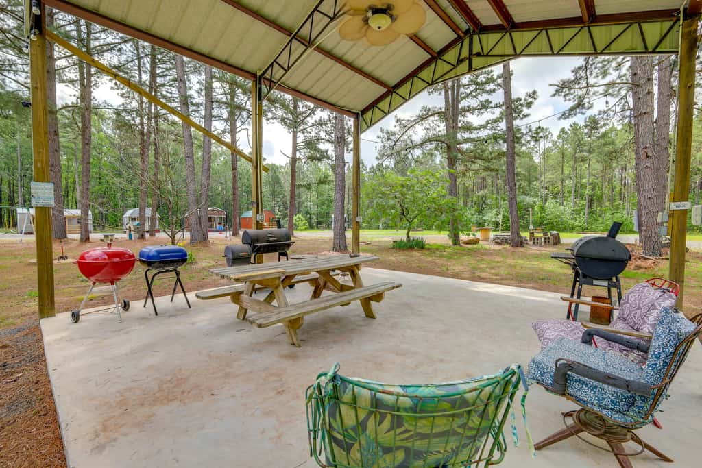 2 Mi to Greers Ferry Lake Boat Ramp! Cozy Studio