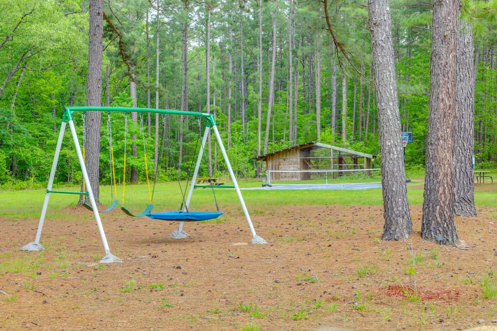 2 Mi to Greers Ferry Lake Boat Ramp! Cozy Studio