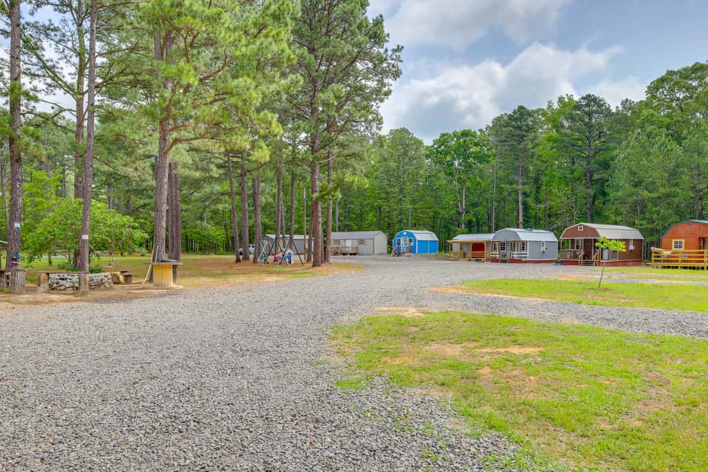 2 Mi to Greers Ferry Lake Boat Ramp! Cozy Studio
