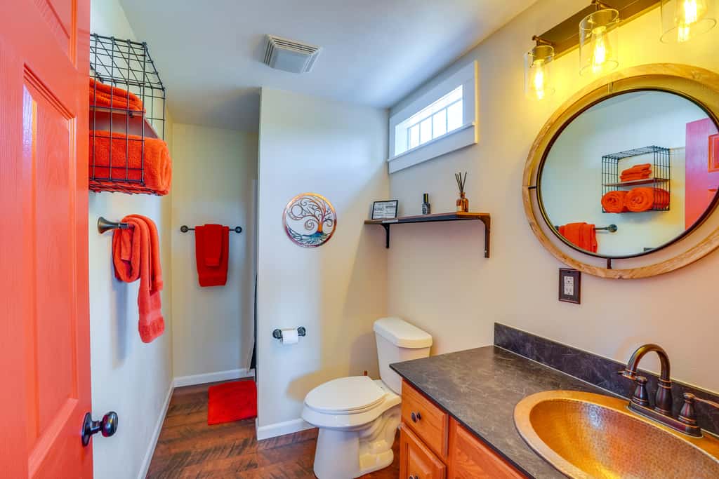 Whimsical Cabin w/ Grill < 4 Mi to Lake Brownwood!