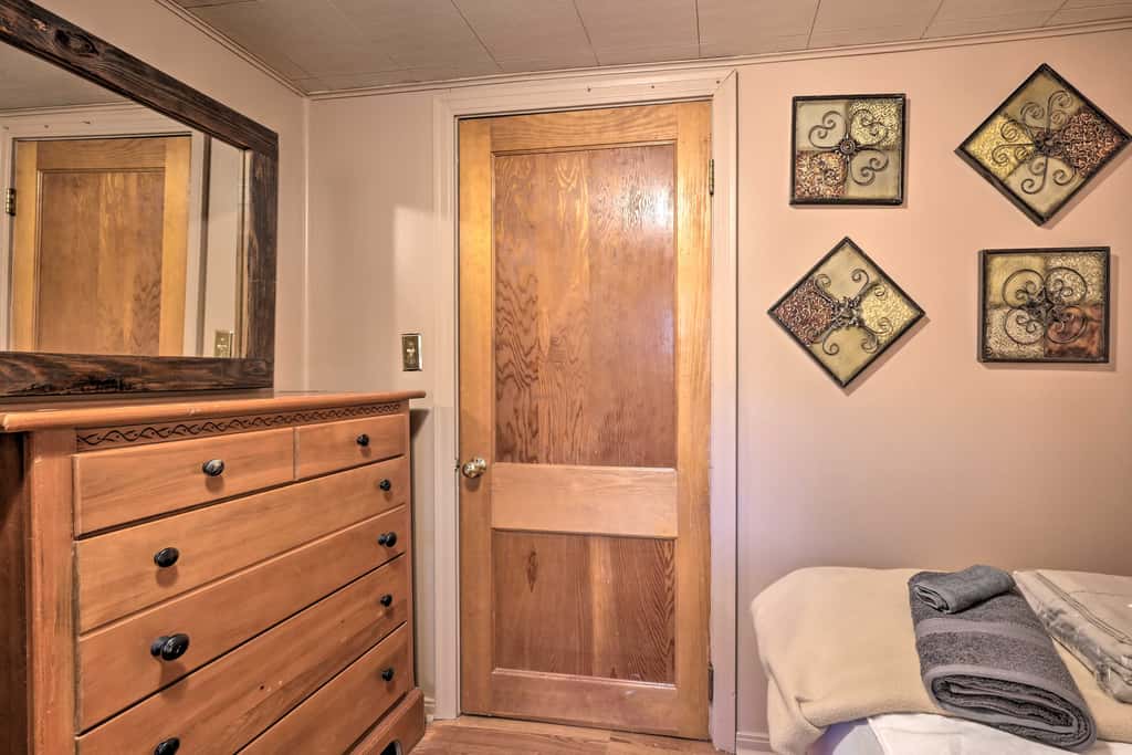 'Matt Dillon' Cabin ~ 1 Mile to Raystown Lake!