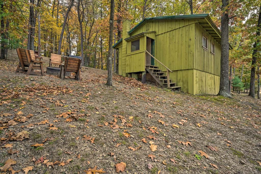 'Matt Dillon' Cabin ~ 1 Mile to Raystown Lake!